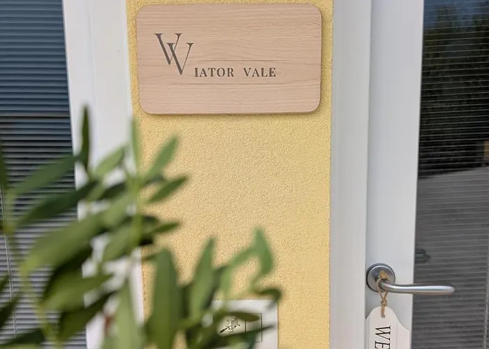Viator Vale *